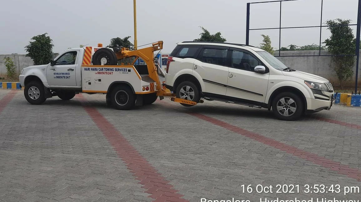 Naga Car Towing Services tow truck on the highway